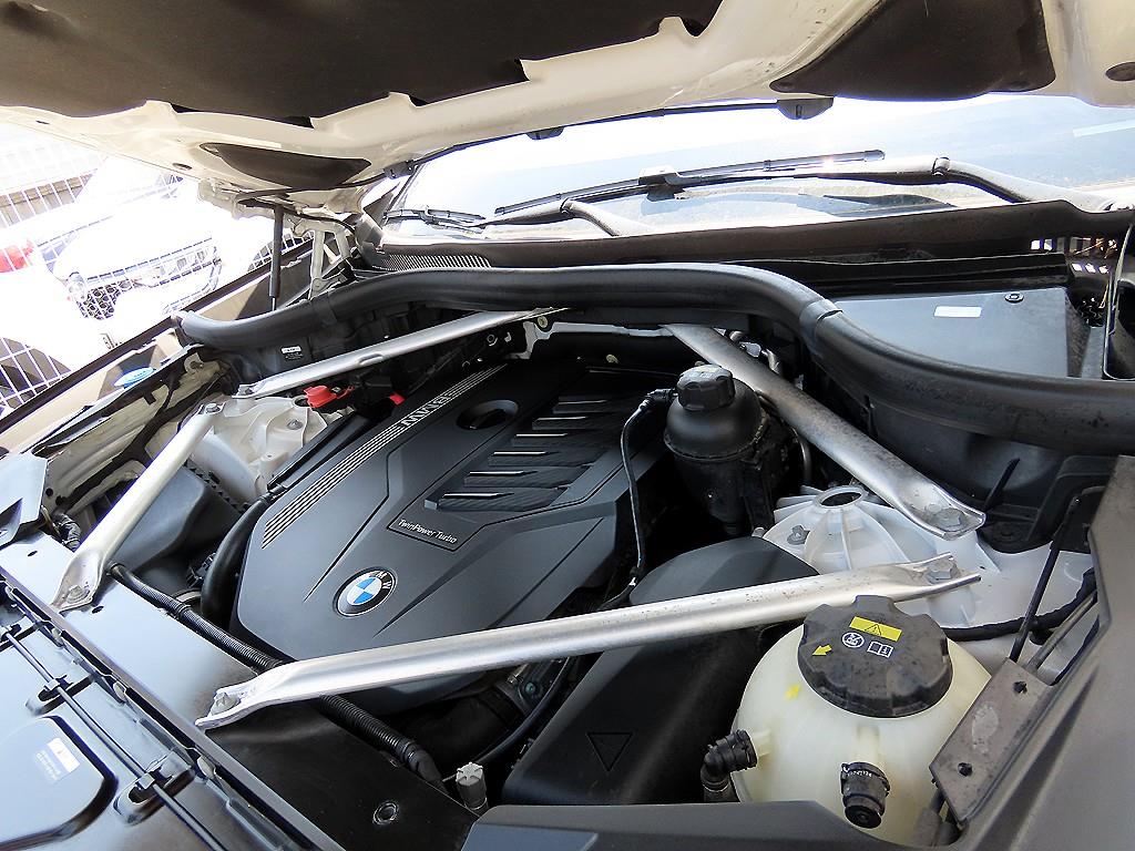 BMW X6 — photo 19