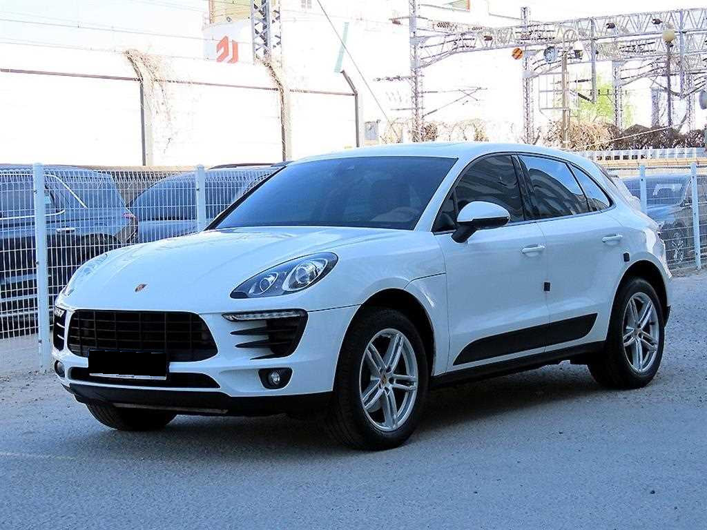 Porsche Macan — photo 02