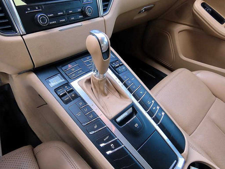 Porsche Macan — photo 10