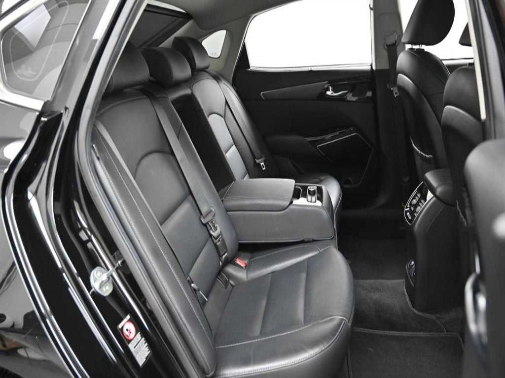 Kia K7 — photo 12