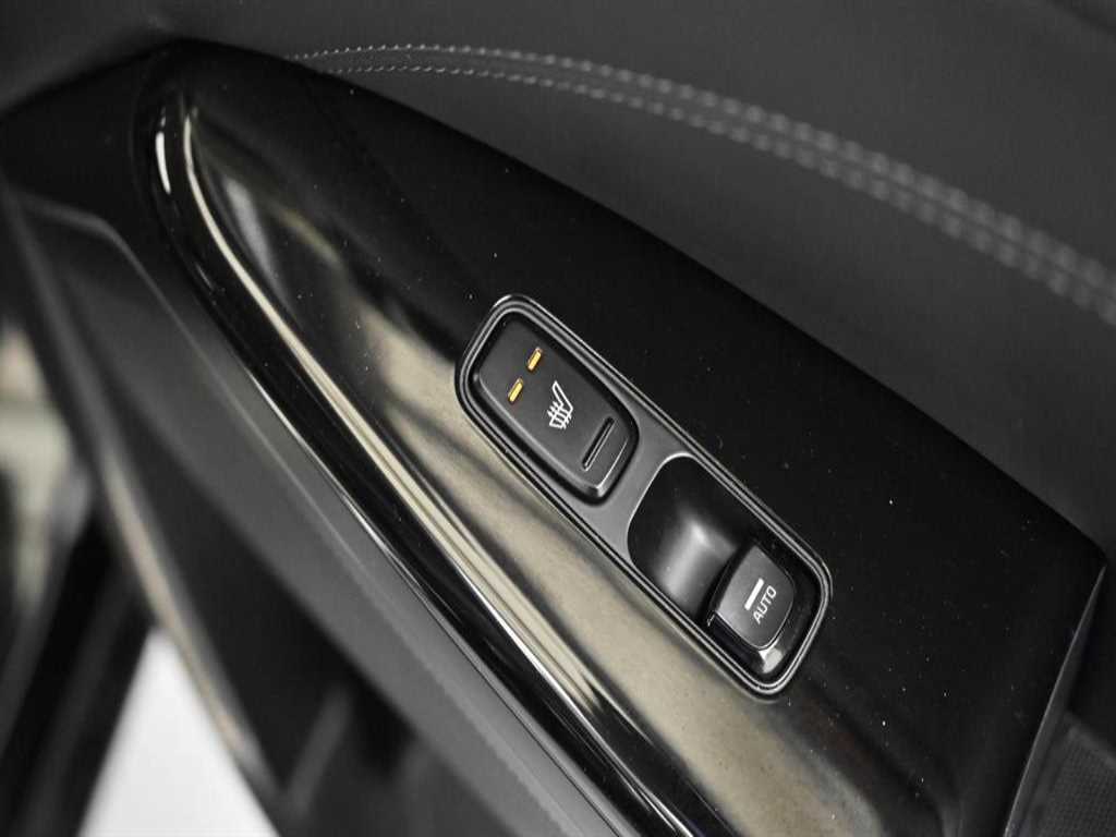Kia K7 — photo 16