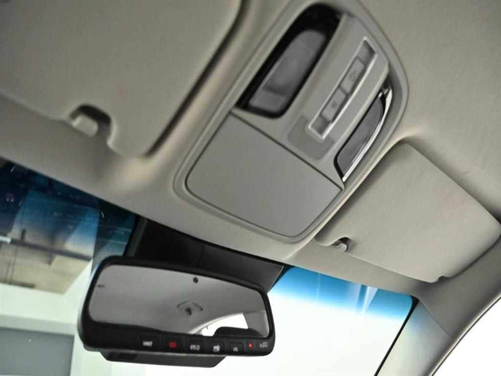 Kia K7 — photo 18