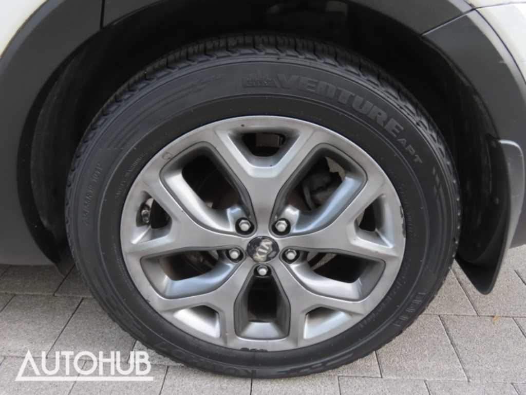 Kia Sorento — photo 16