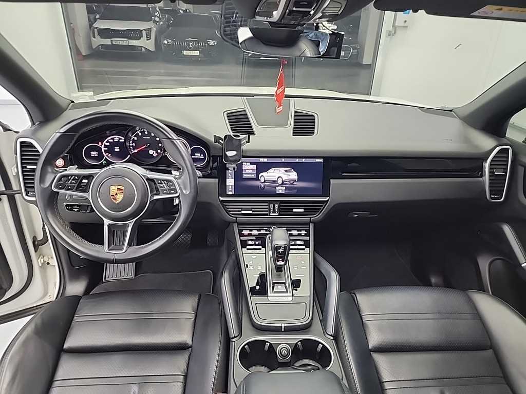 Porsche Cayenne — photo 07