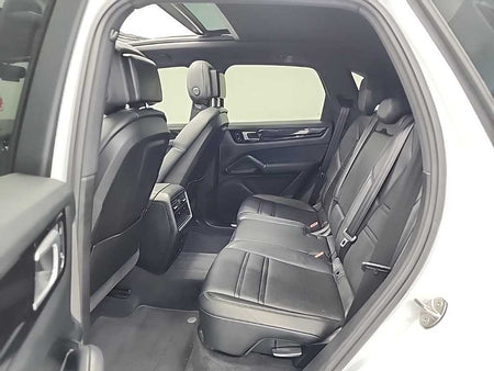 Porsche Cayenne — photo 12