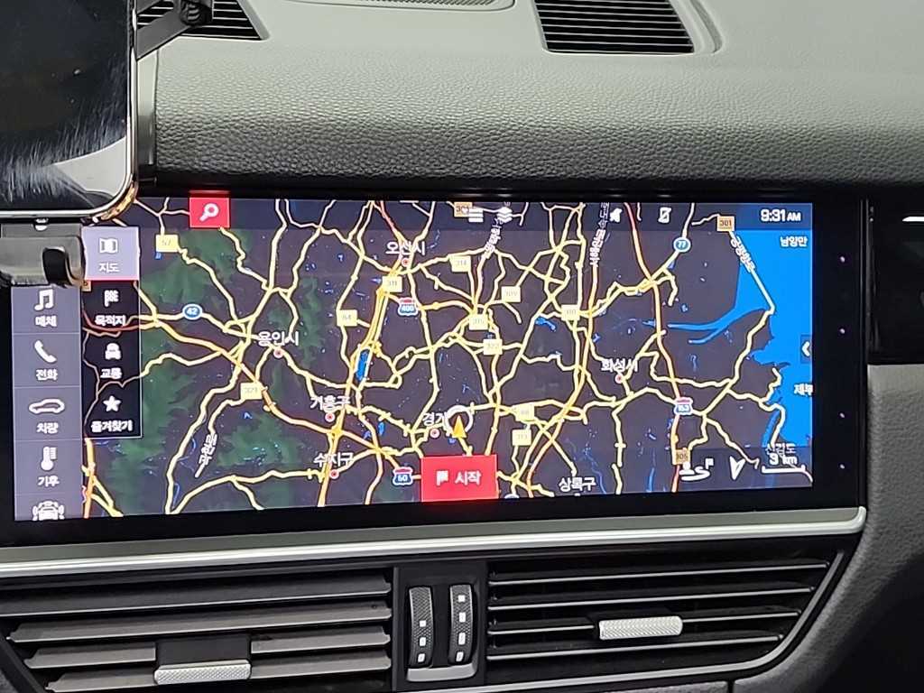 Porsche Cayenne — photo 15