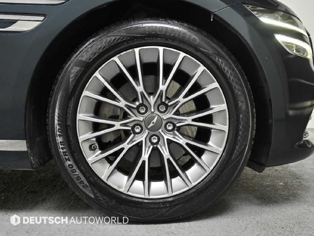 Genesis G80 — photo 18