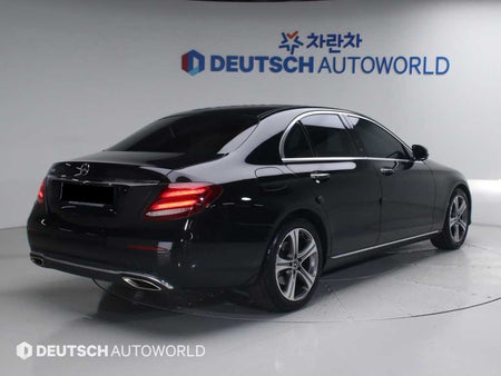 Mercedes-Benz E-Class — photo 02