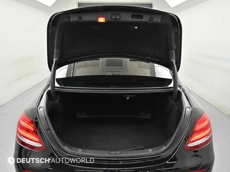 Mercedes-Benz E-Class — photo 19