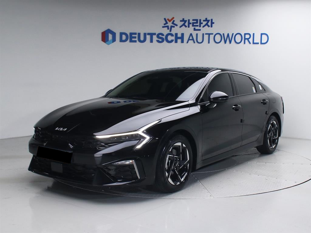Kia K5 — photo 01
