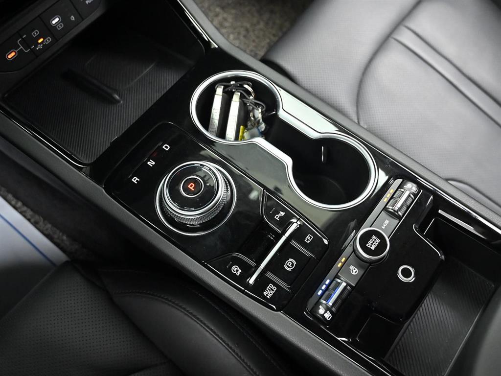 Kia K5 — photo 08