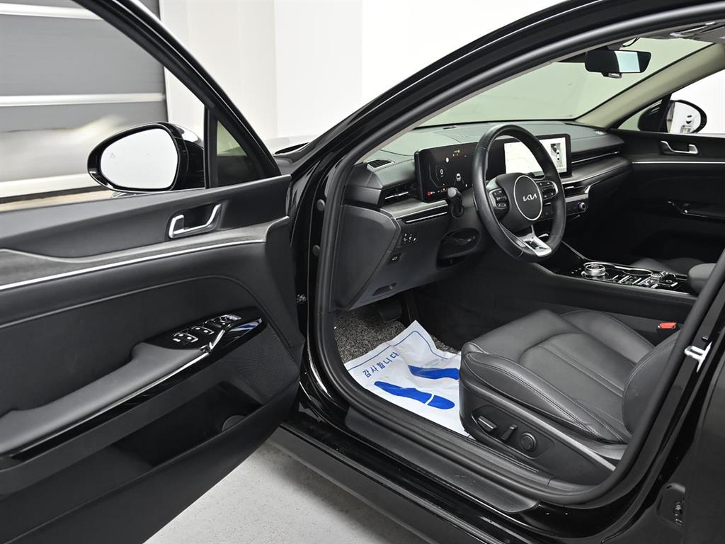 Kia K5 — photo 10