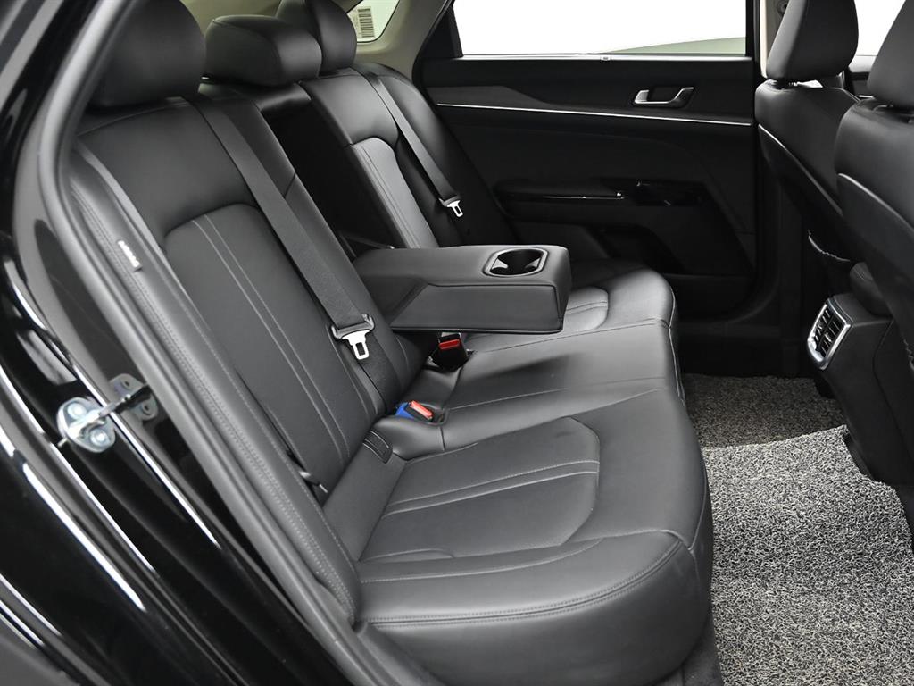 Kia K5 — photo 11