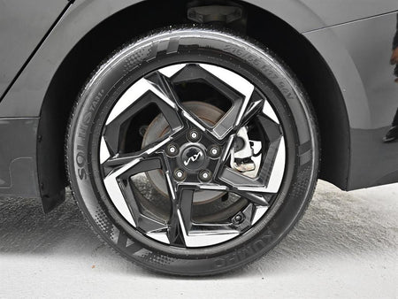 Kia K5 — photo 20