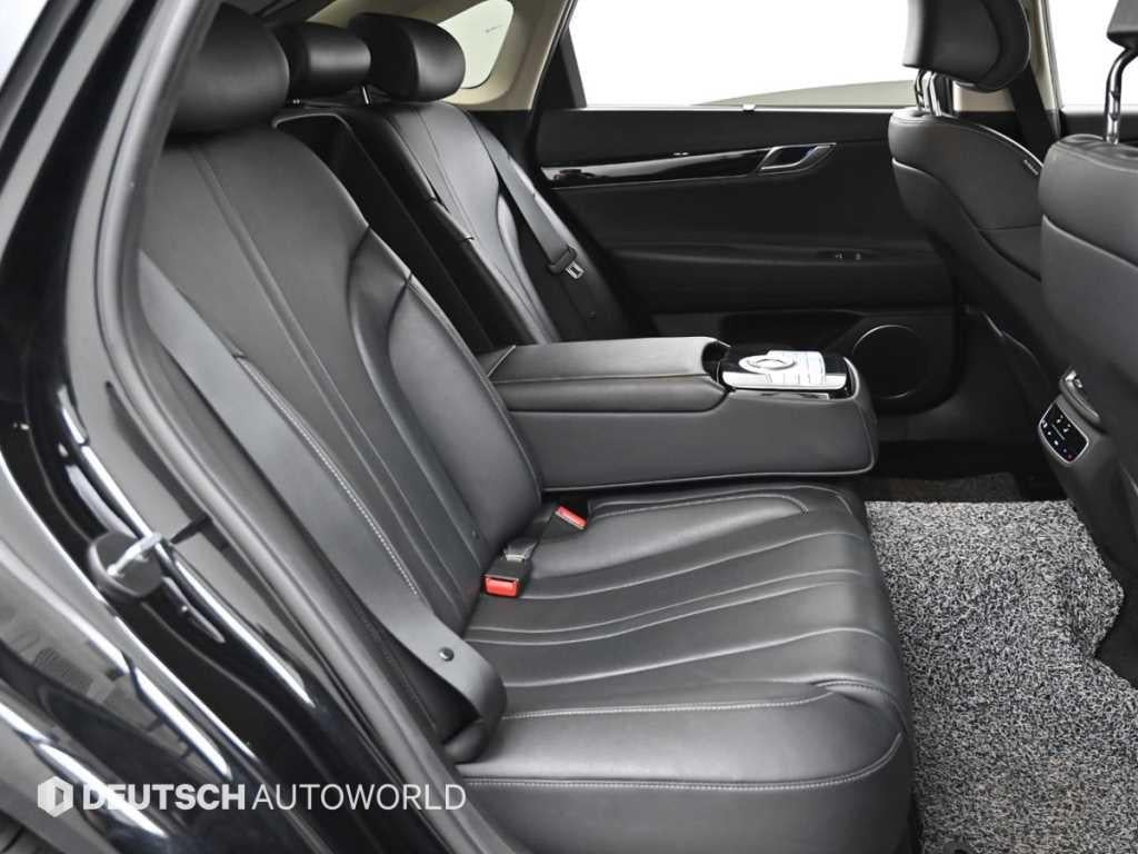 Genesis G80 — photo 16