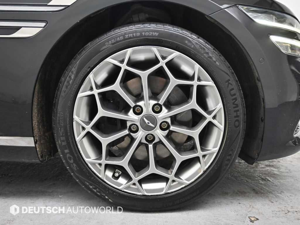 Genesis G80 — photo 20