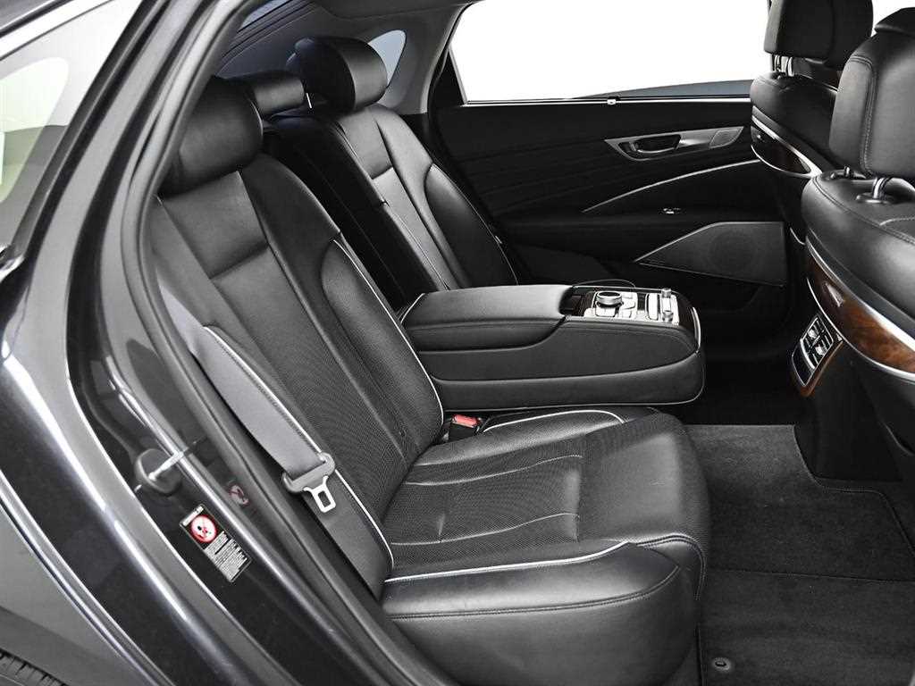 Kia K9 — photo 12