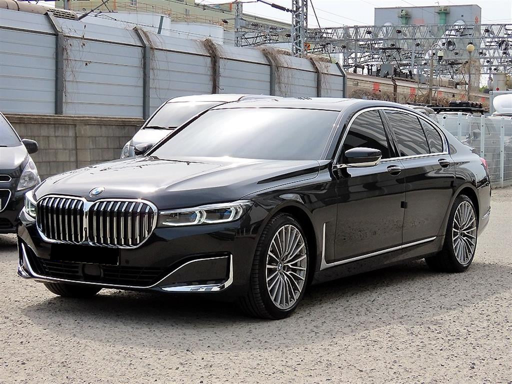 BMW 7-Series — photo 02