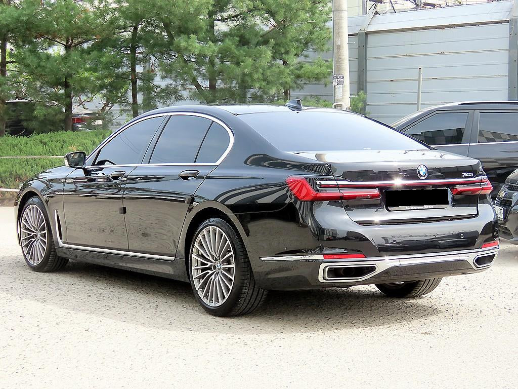 BMW 7-Series — photo 03