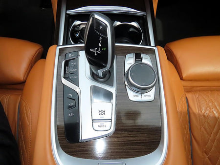 BMW 7-Series — photo 11