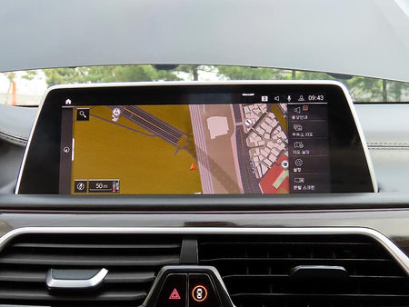BMW 7-Series — photo 14