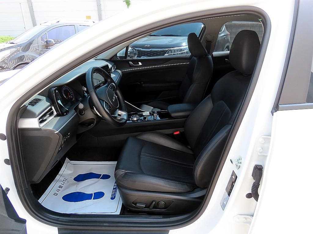 Kia K5 — photo 05