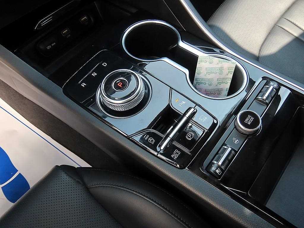 Kia K5 — photo 10