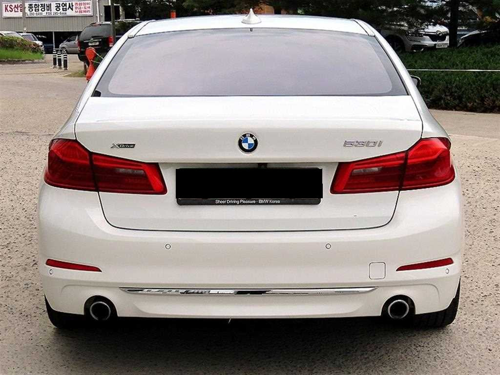 BMW 5-Series — photo 04