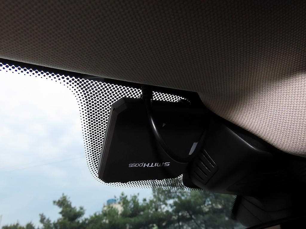 BMW 5-Series — photo 16