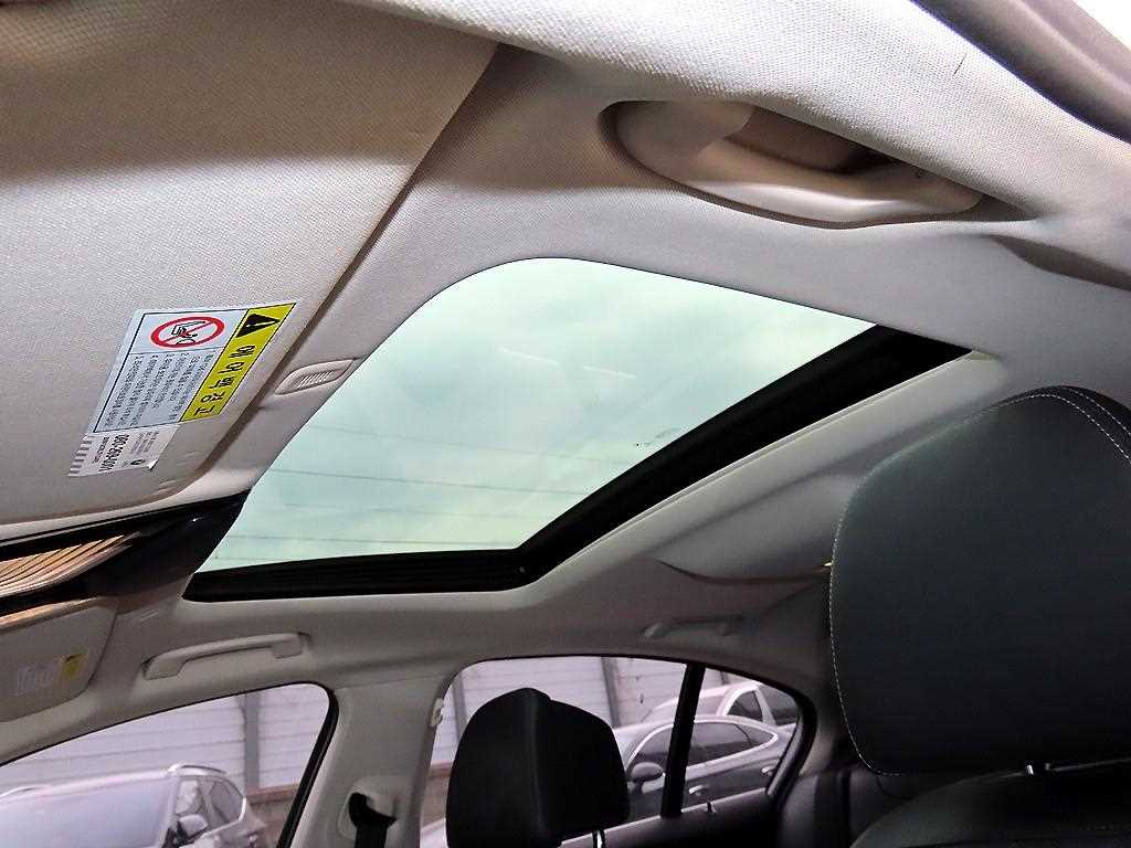 BMW 5-Series — photo 17