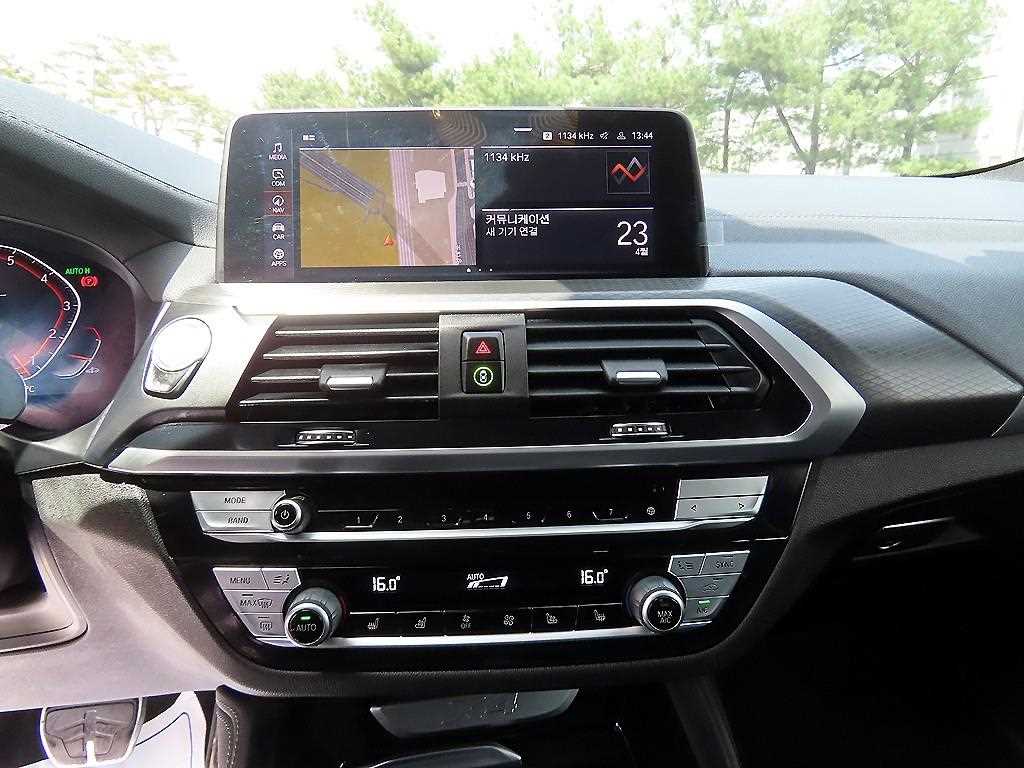 BMW X4 — photo 13