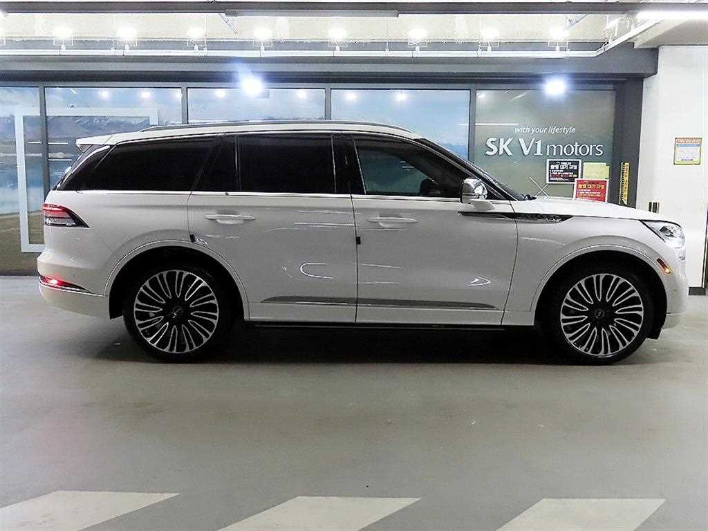 Lincoln Aviator — photo 03