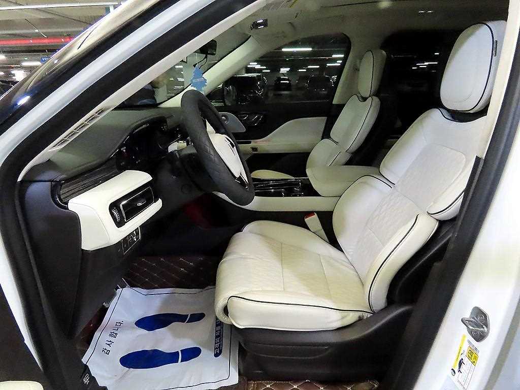 Lincoln Aviator — photo 06