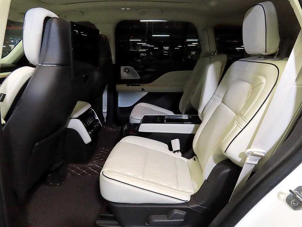 Lincoln Aviator — photo 07
