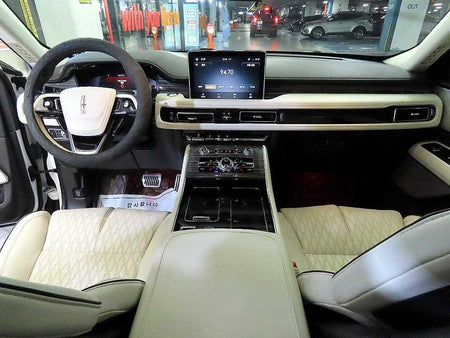 Lincoln Aviator — photo 10
