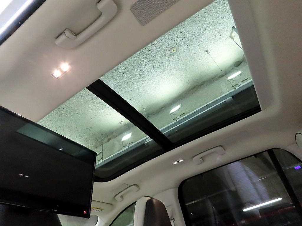 Lincoln Aviator — photo 14
