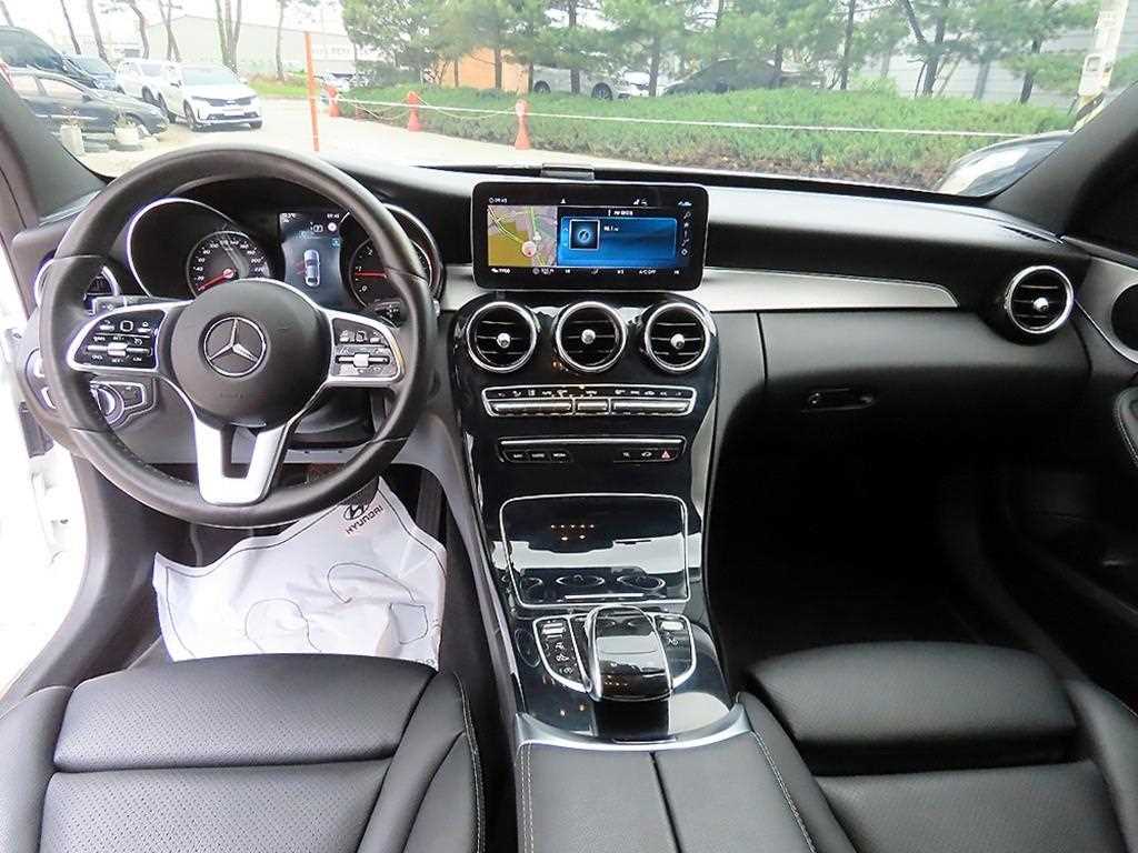 Mercedes-Benz C-Class — photo 07