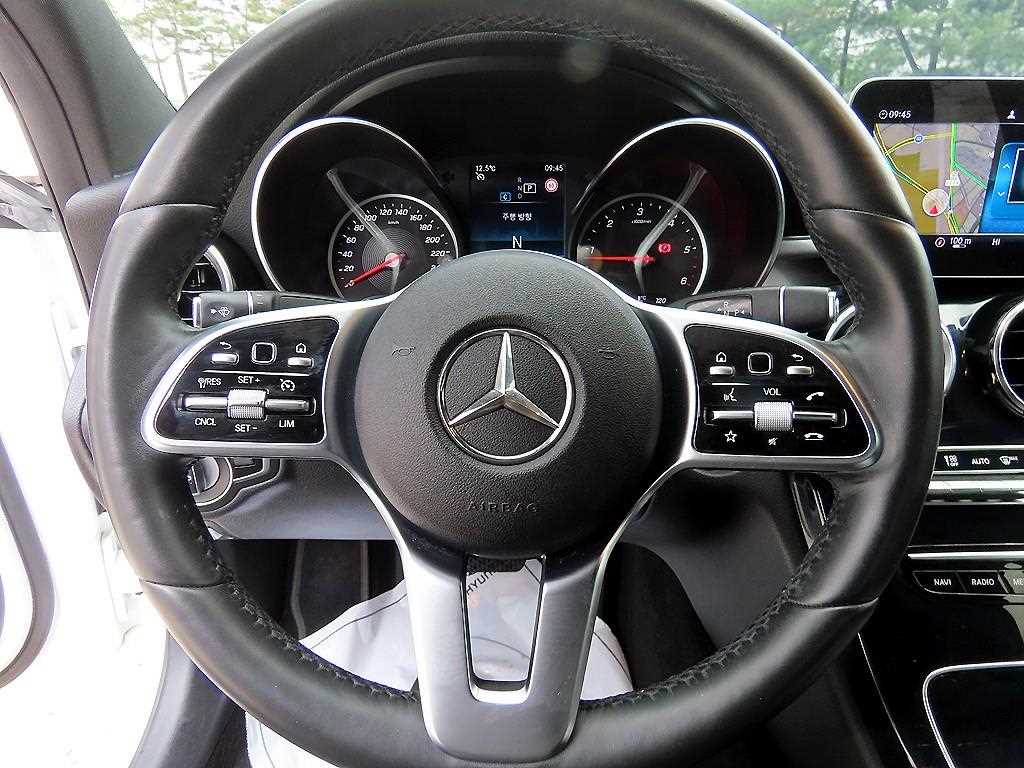 Mercedes-Benz C-Class — photo 08