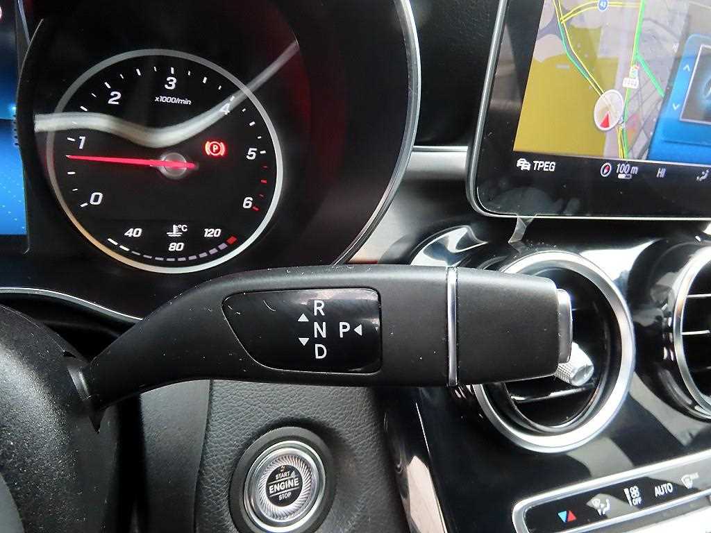 Mercedes-Benz C-Class — photo 11