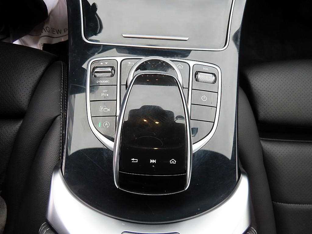 Mercedes-Benz C-Class — photo 13