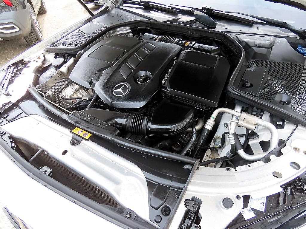 Mercedes-Benz C-Class — photo 19