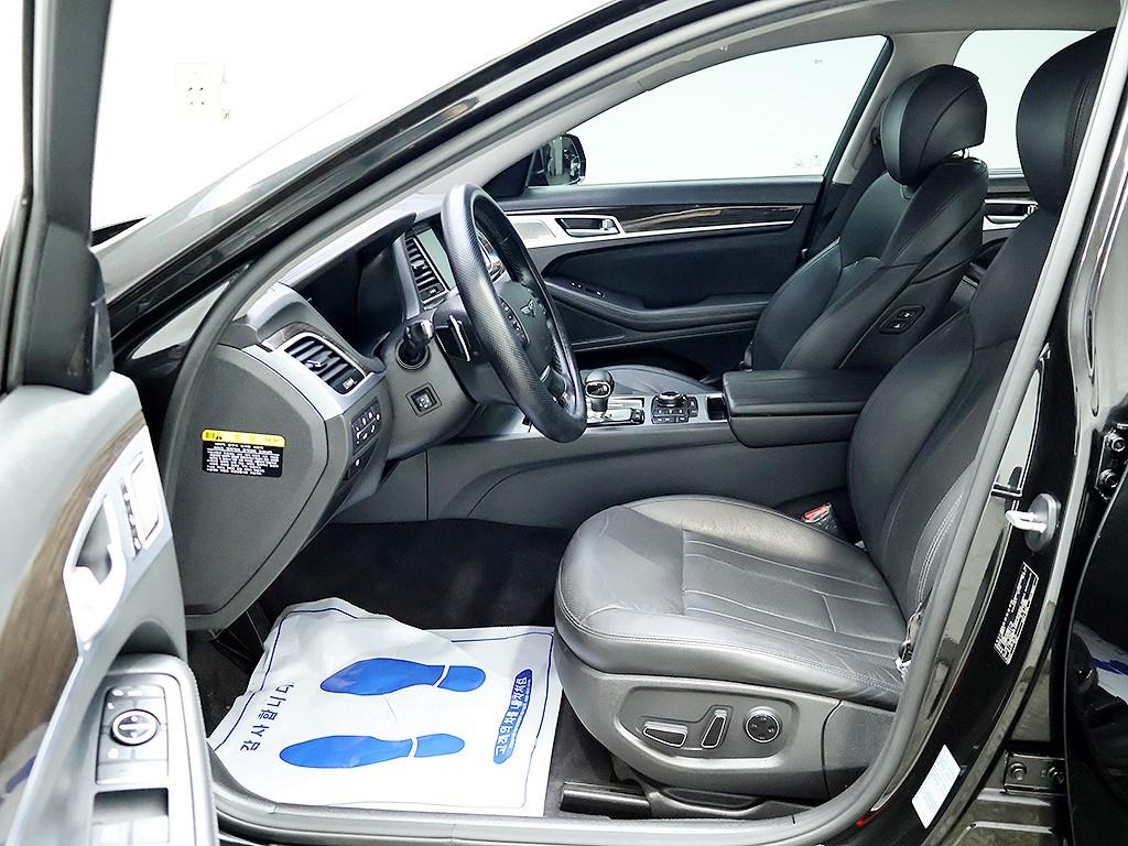 Genesis G80 — photo 11