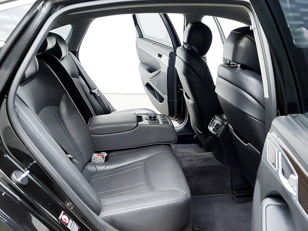 Genesis G80 — photo 12