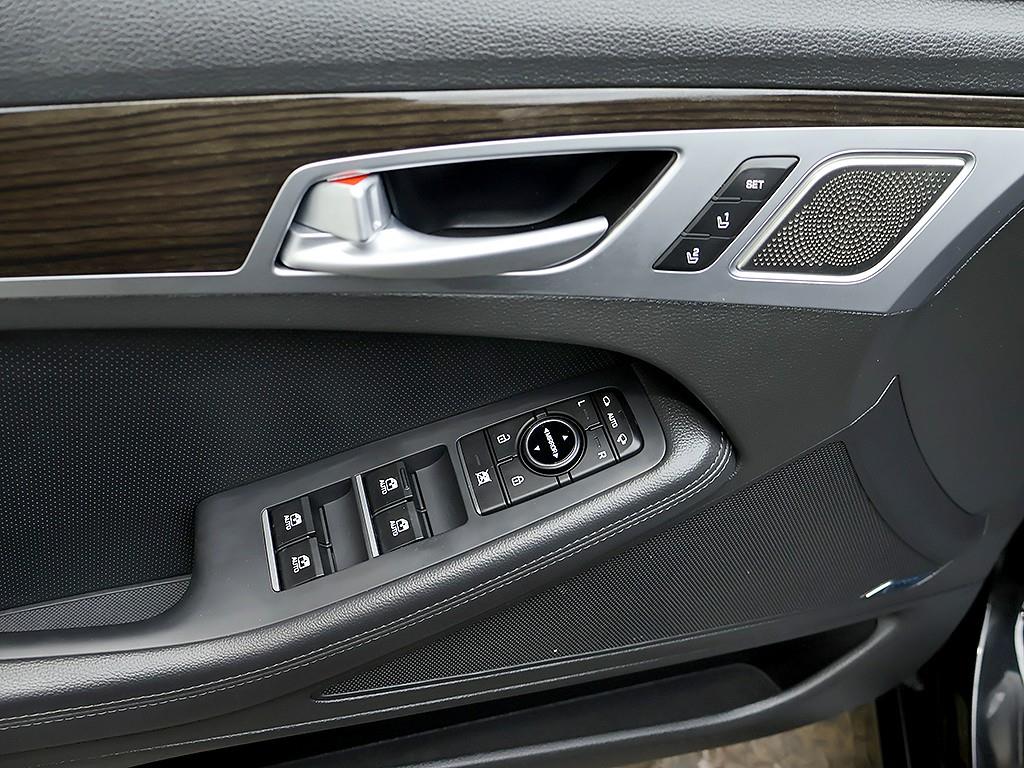 Genesis G80 — photo 13