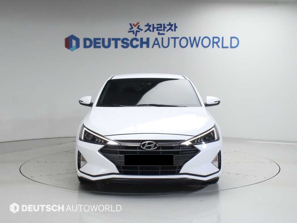 Hyundai Avante — photo 03