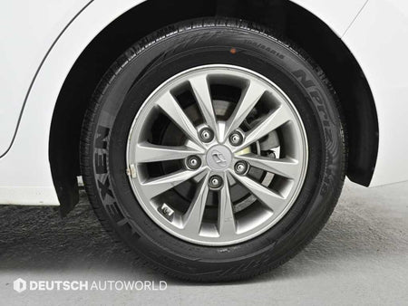 Hyundai Avante — photo 05