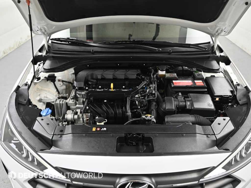 Hyundai Avante — photo 06