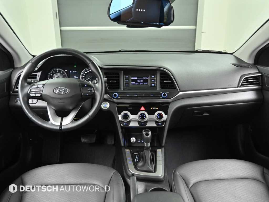 Hyundai Avante — photo 07