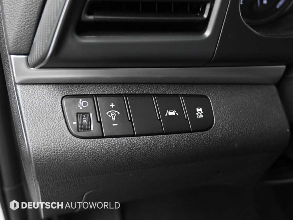 Hyundai Avante — photo 17