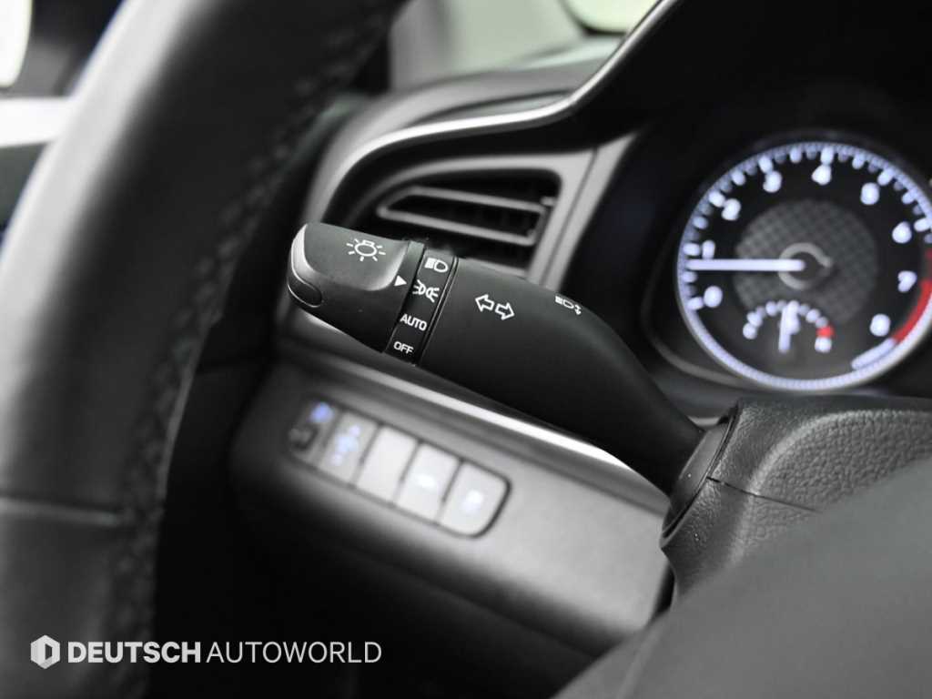 Hyundai Avante — photo 18